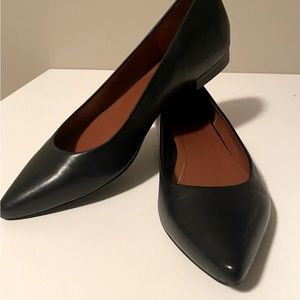Vionic Lena Black Flats